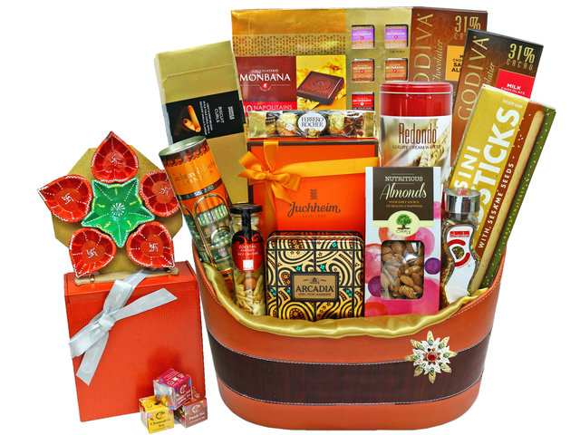 Wine n Food Hamper - Diwali luxury gift 8 - L36669480 Photo