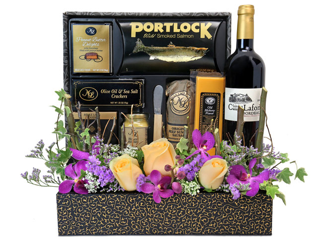 Wine n Food Hamper - Floral gift hamper Z2 - L71610510 Photo